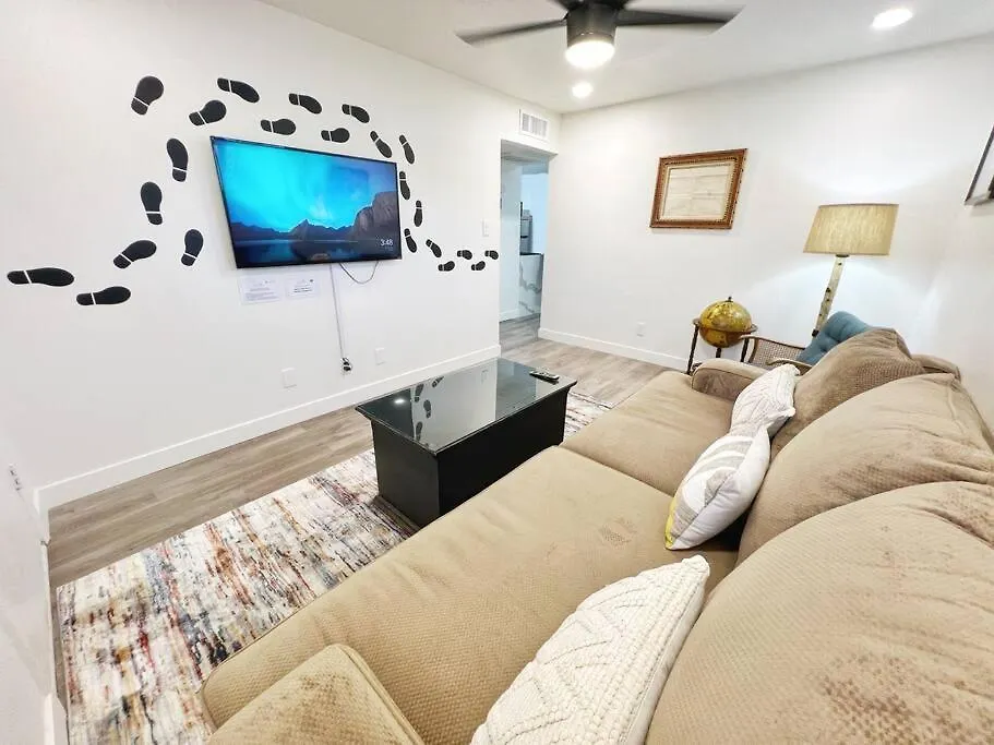 Urban Explorer: 2Br Asu & Mill Tempe Apartament